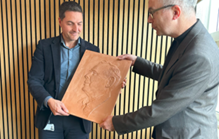 Gjöf Frá Aðstandendum Ingólfs